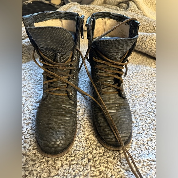 Freebird Manchester Blue Snake - Picture 4 of 5